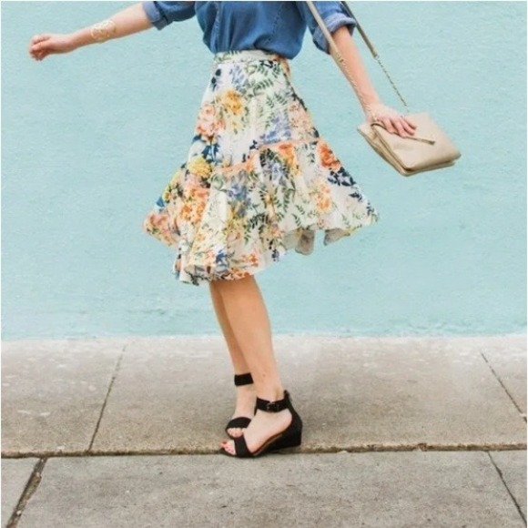 Anthropologie Ranna Gill Floral Gardin Botanical Skirt Lace Trim Handkerchief 6 - Picture 2 of 7